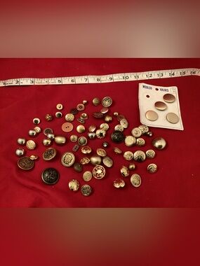 104 grams of mostly Gold tone Sewing Buttons Lot